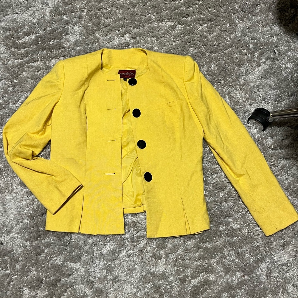 Vintage Yellow Women's Jacket with Black Accents